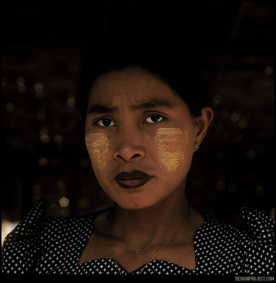 Все жещины в мьянме используют порошок из коры дерева танакха как косметическую защиту кожи от солнца.
