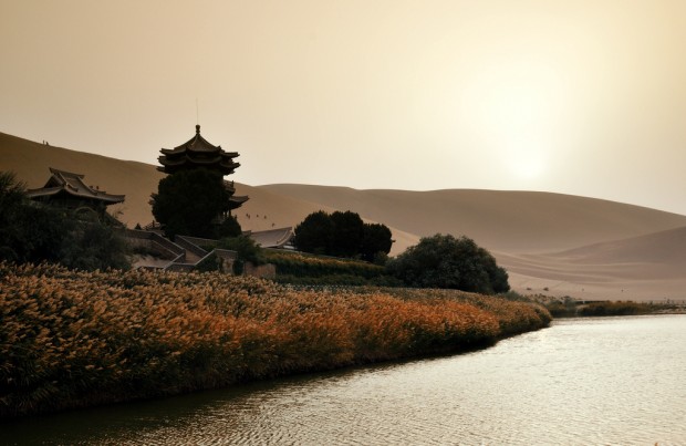 «Озеро Полумесяца» в Китае