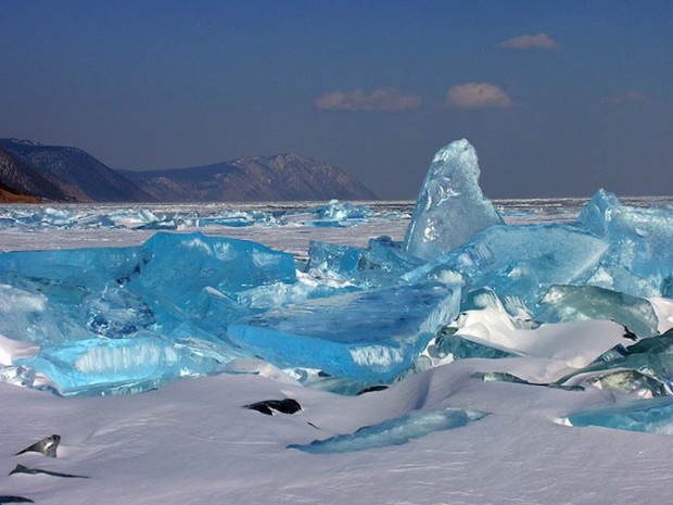 Байкал со льдом