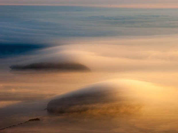 острвоа в тумане