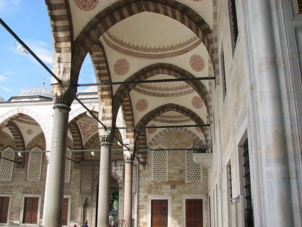 внутренний орнамент мечети