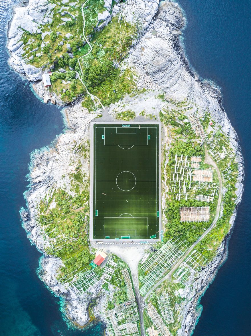 Футбольное поле с высоты