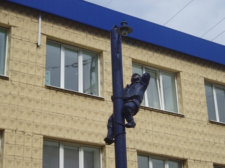 12 самых интересных памятников Томска