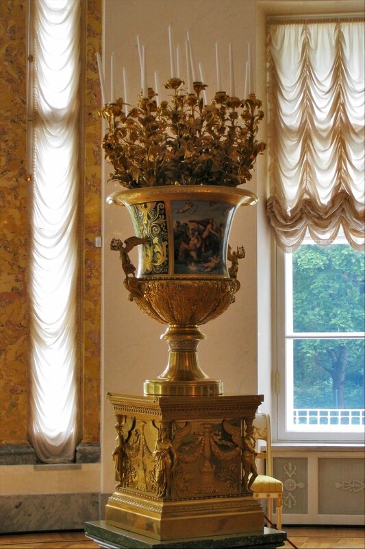 Ваза-светильник в Полукруглом зале, Александровский дворец, Царское Село