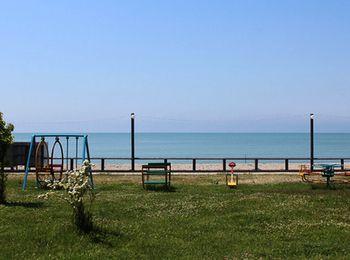 Синопский пляж в Абхазии
