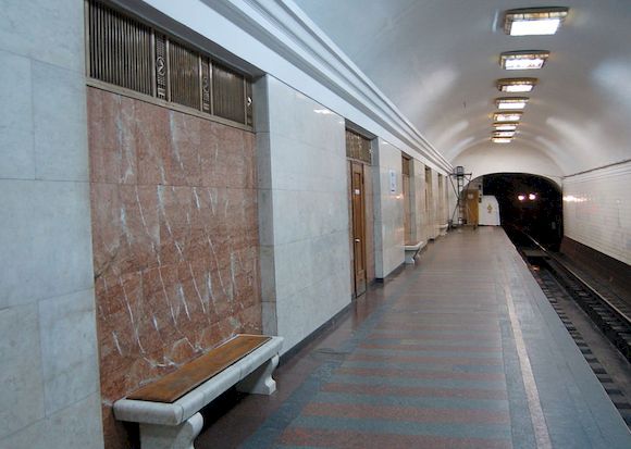 Арсенальная, самая глубокая станция метро в мире