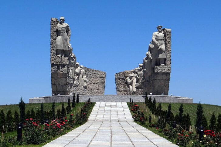 Мемориал Славы на Самбекских высотах.