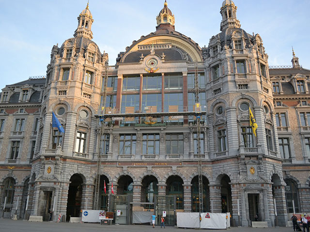 Антверпен: вокзал Центральный
