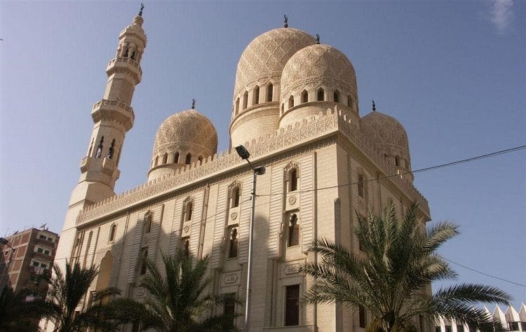 Александрия сочетает в себе европейские и арабские традиций